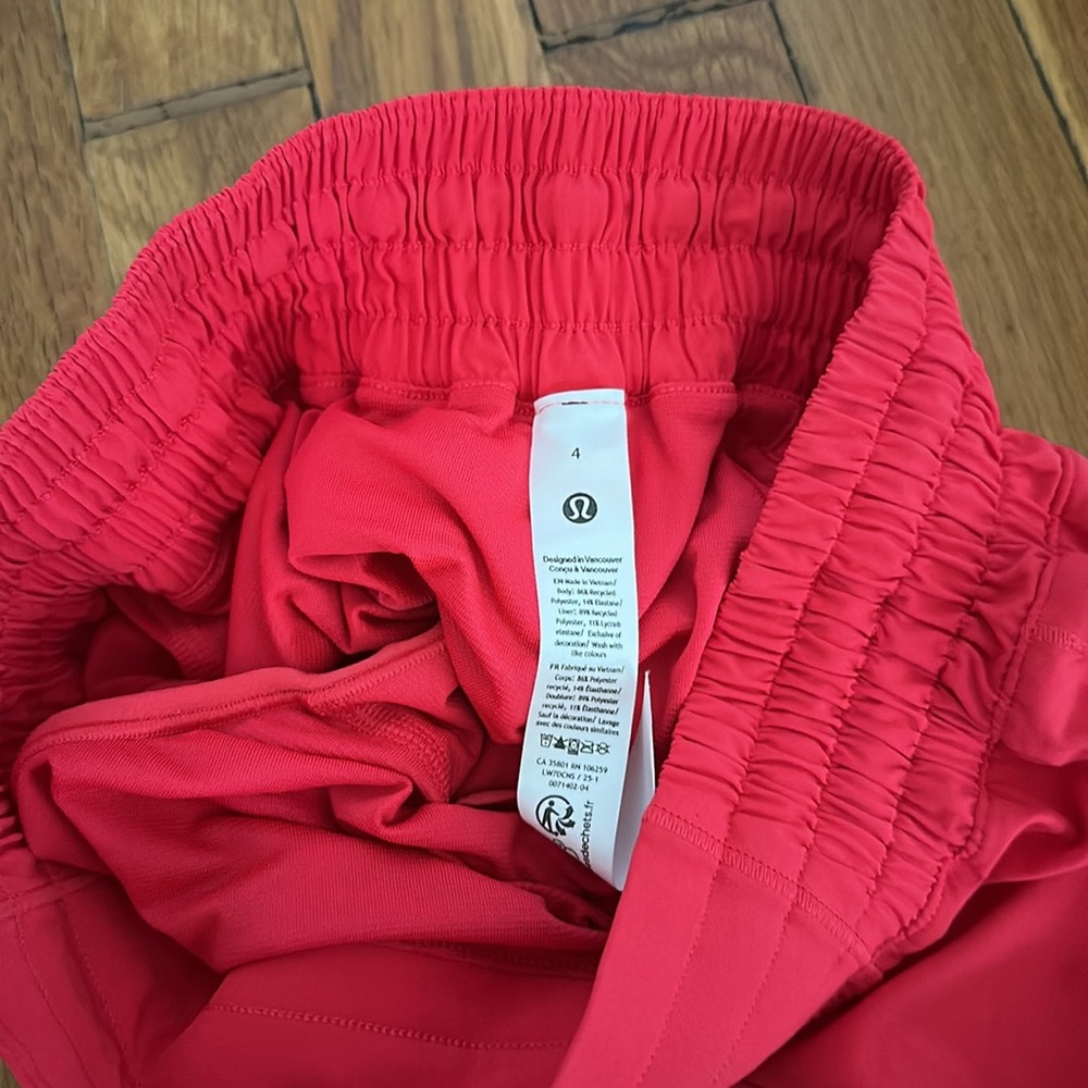 Lululemon red glow set energy longline bra and hotty hot shorts - Picture 8 of 9